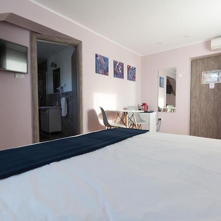 Casa Ris Hotell Târgu Jiu Exteriör bild