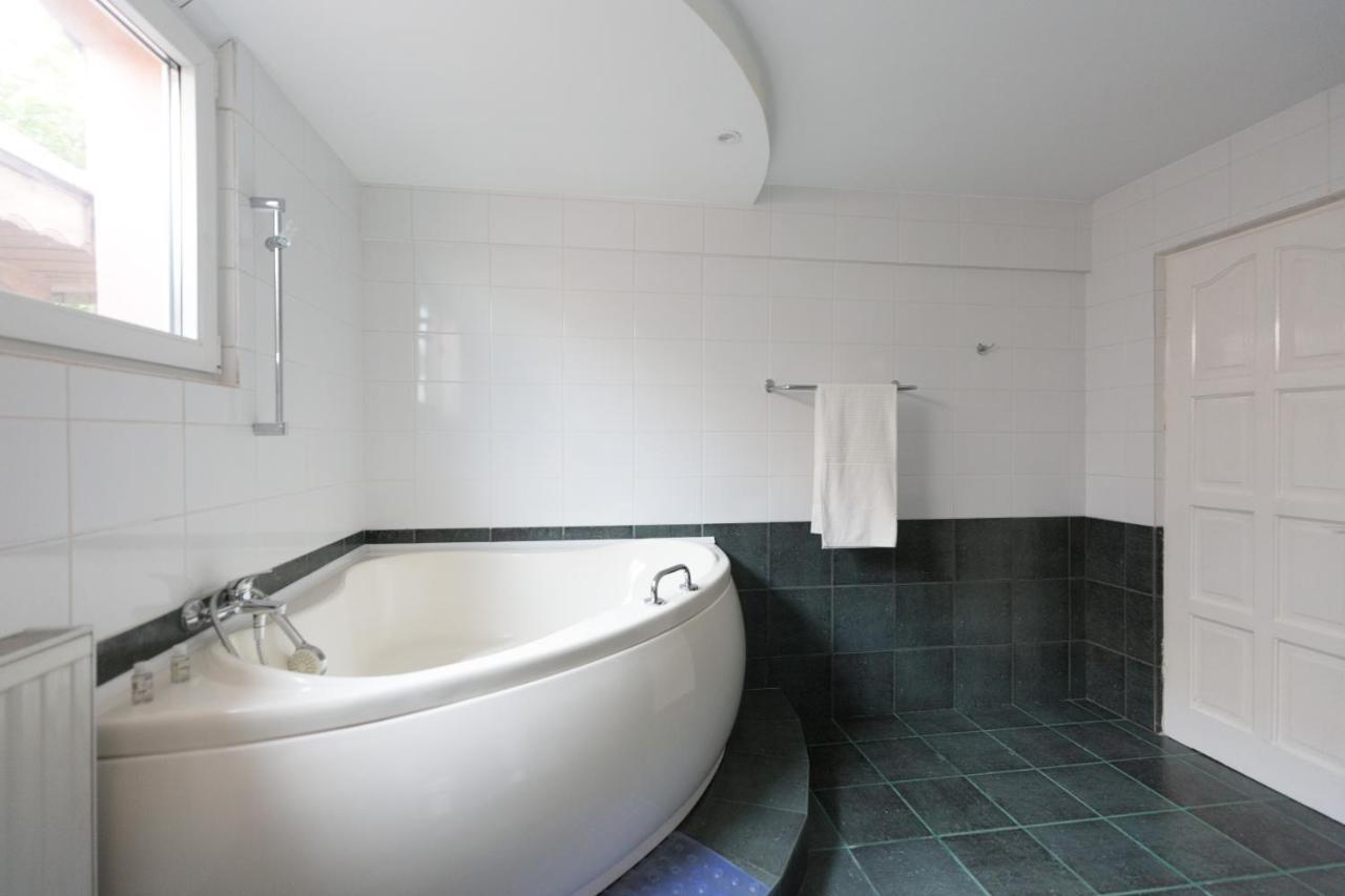 Casa Ris Hotell Târgu Jiu Exteriör bild