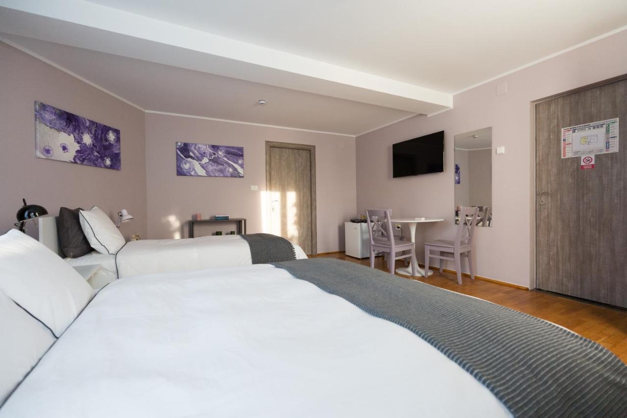 Casa Ris Hotell Târgu Jiu Exteriör bild