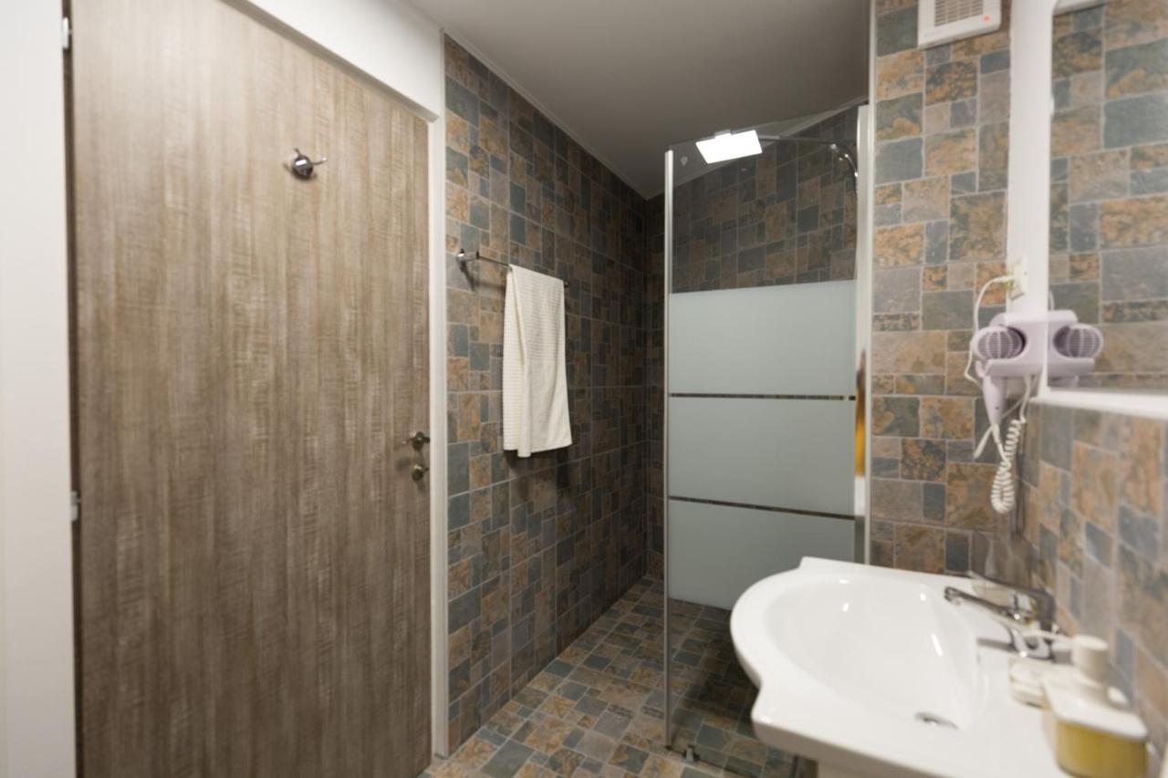 Casa Ris Hotell Târgu Jiu Exteriör bild