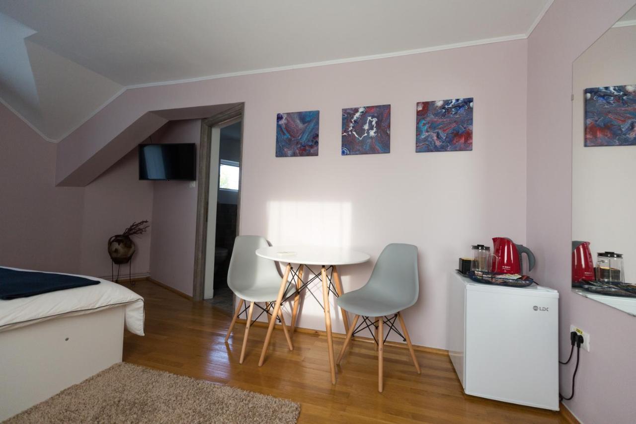Casa Ris Hotell Târgu Jiu Exteriör bild