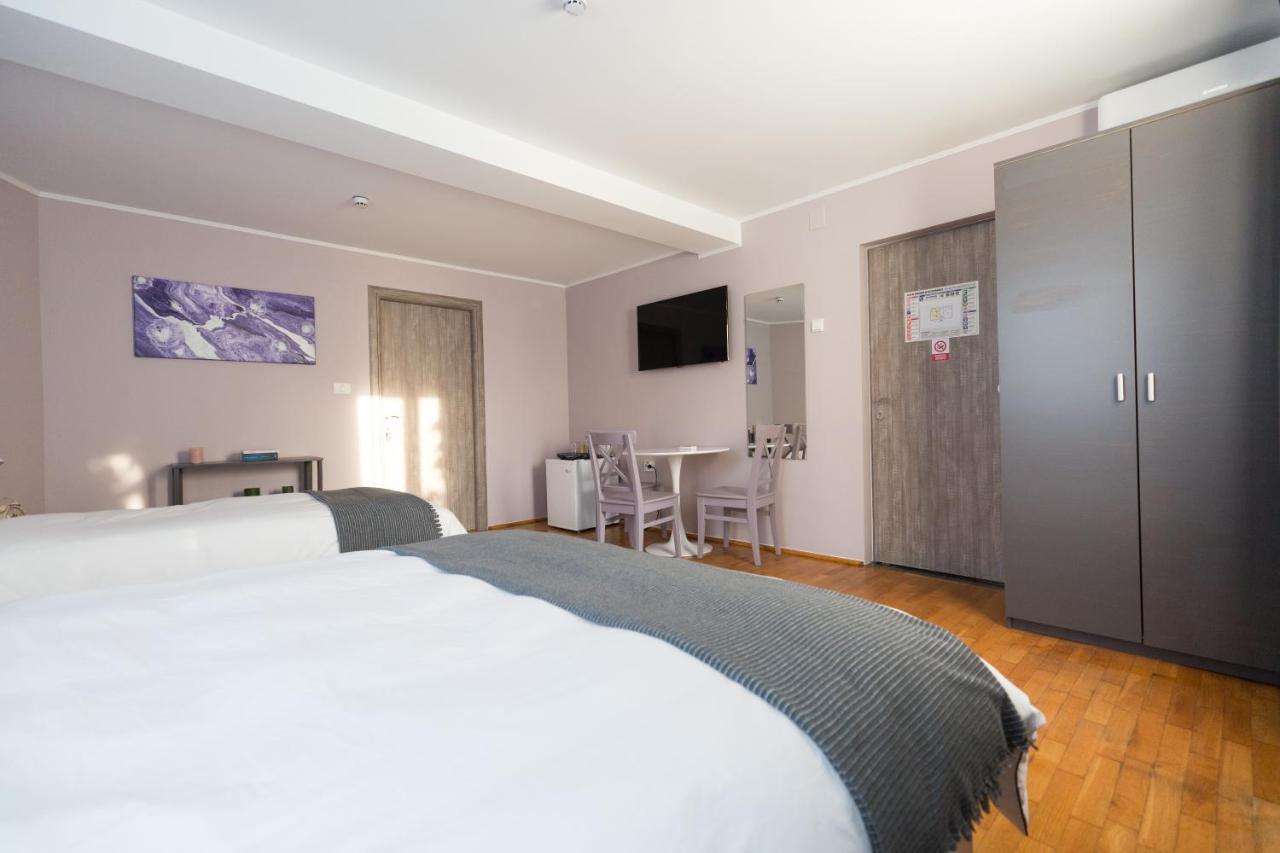 Casa Ris Hotell Târgu Jiu Exteriör bild